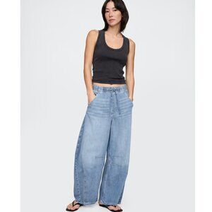 Mid Rise UltraSoft Easy Horseshoe Jeans color Medium Wash